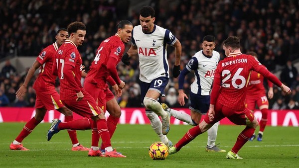 Liverpool Subur, Tottenham Sering Merana