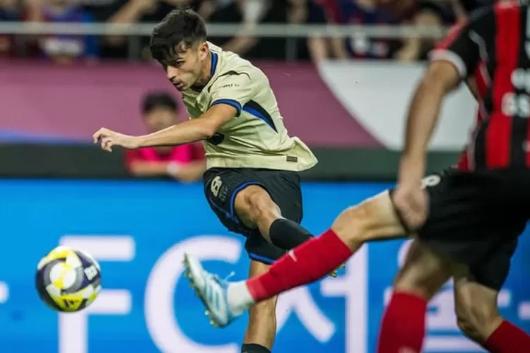 Luis Figo Ingin Pedri Bergabung ke Real Madrid