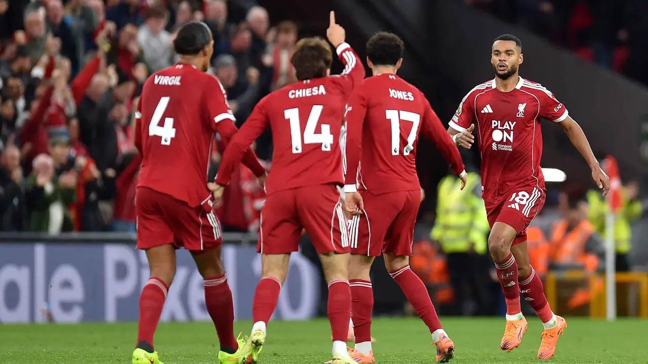 Liverpool Memasuki Era Sulit di Bawah Arne Slot: Waktunya Revolusi Lini Belakang