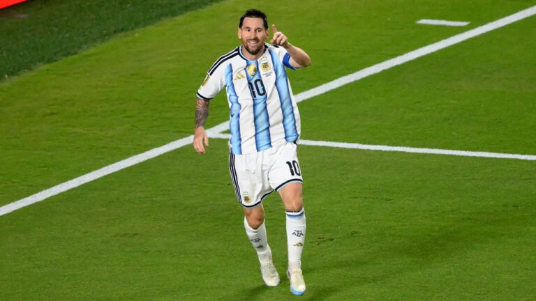 Lionel Messi Samai Rekor Gol Piala Dunia, Singgung Ronaldo dan Mbappe Usai Cetak Hattrick Bersejarah